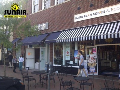Maxi%20window%20awnings%20on%20a%20storefront.JPG